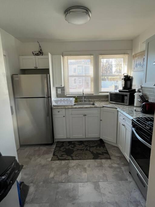 Three Bed One Bath Apt 25 Mins To Nyc Belleville Εξωτερικό φωτογραφία