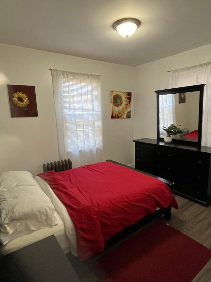 Three Bed One Bath Apt 25 Mins To Nyc Belleville Εξωτερικό φωτογραφία
